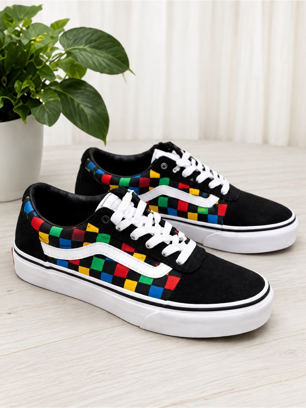 Vans Old Skool Rainbow Checkerboard Sneakers NWOT 6Y / Women’s 7.5